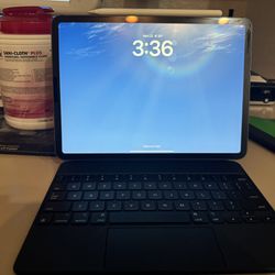 iPad Pro 11” 2nd Gen 256gb WiFi/celullar Unlocked With Magic Keyboard And Apple Pencil