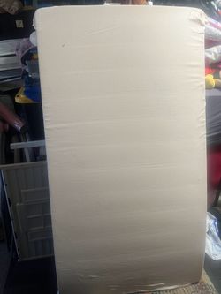 Twin mattress