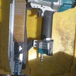 Makita Finish Nail Gun