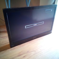 32" Emerson Flat Screen LCD TV