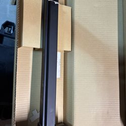 Exit device with keyed handle and closer