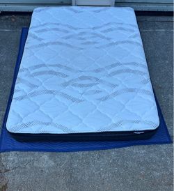 Full size Pillowtop  mattress (Delivery available!)