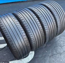 235 45 18 Michelin tires Con 80% de Vida Las 4