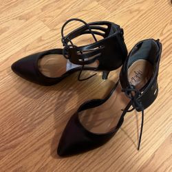 Point Toe Low Heels With Tie