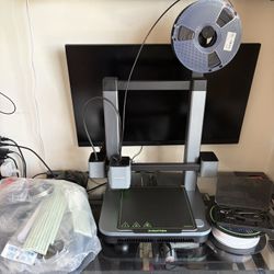 Ankermake M5C 3D Printer with Housing and Filament