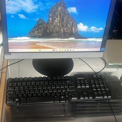 Lenovo All in One 16GB RAM 1TB SSD Windows 11 Pro 