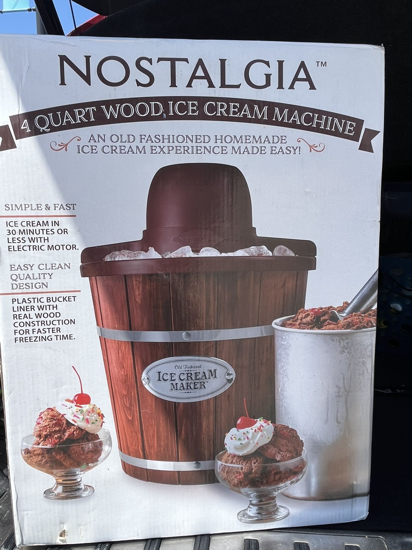 Nostalgia 4 Quart Wood Ice Cream Machine