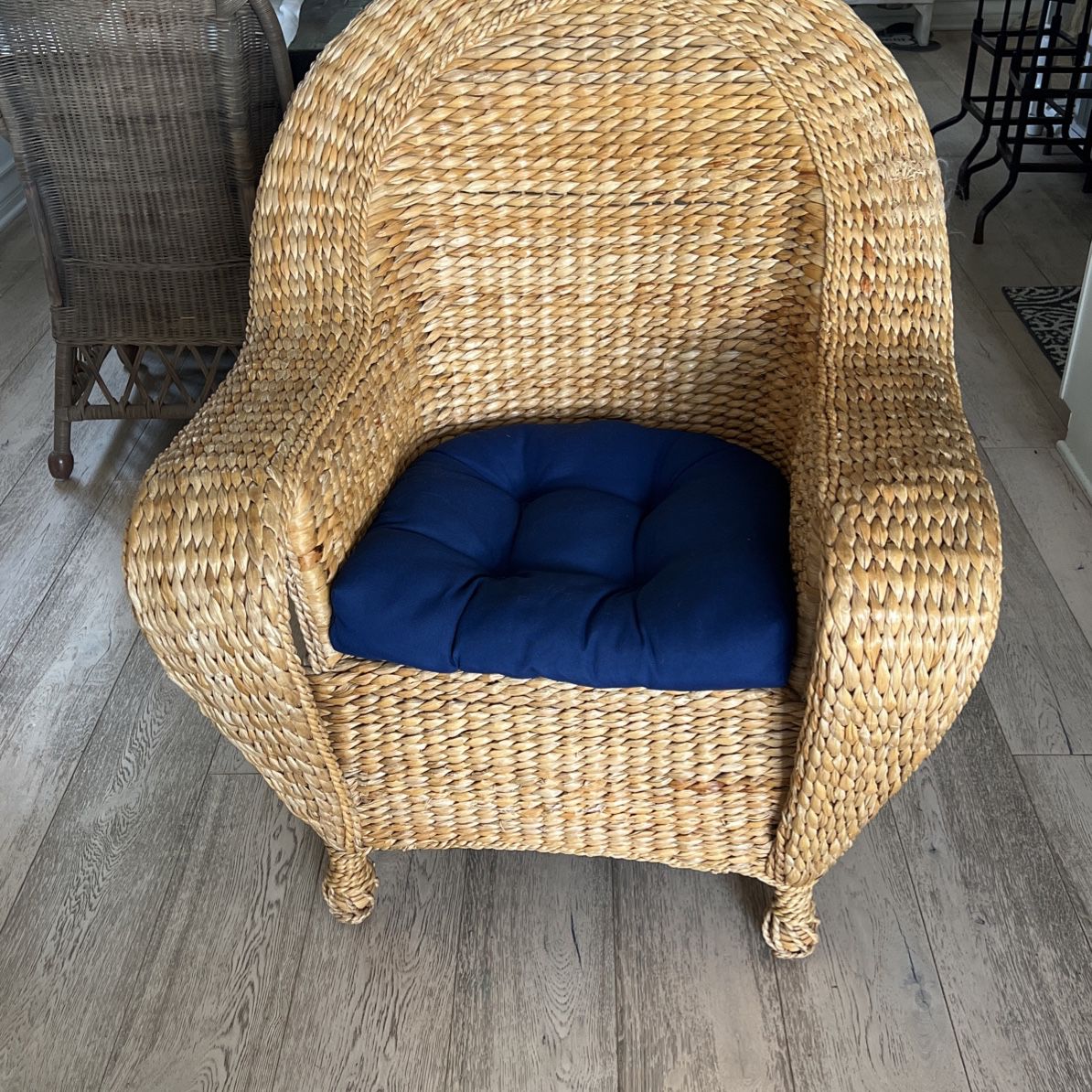 Set Of Two Gorgeous Wicker Chairs 