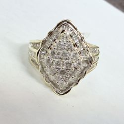 10kt Gold & Diamonds Cluster Ring 