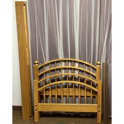 Ethan Allen Oak Twin Bed Frame. Headboard, footboard, side rails. Twin Bedframe