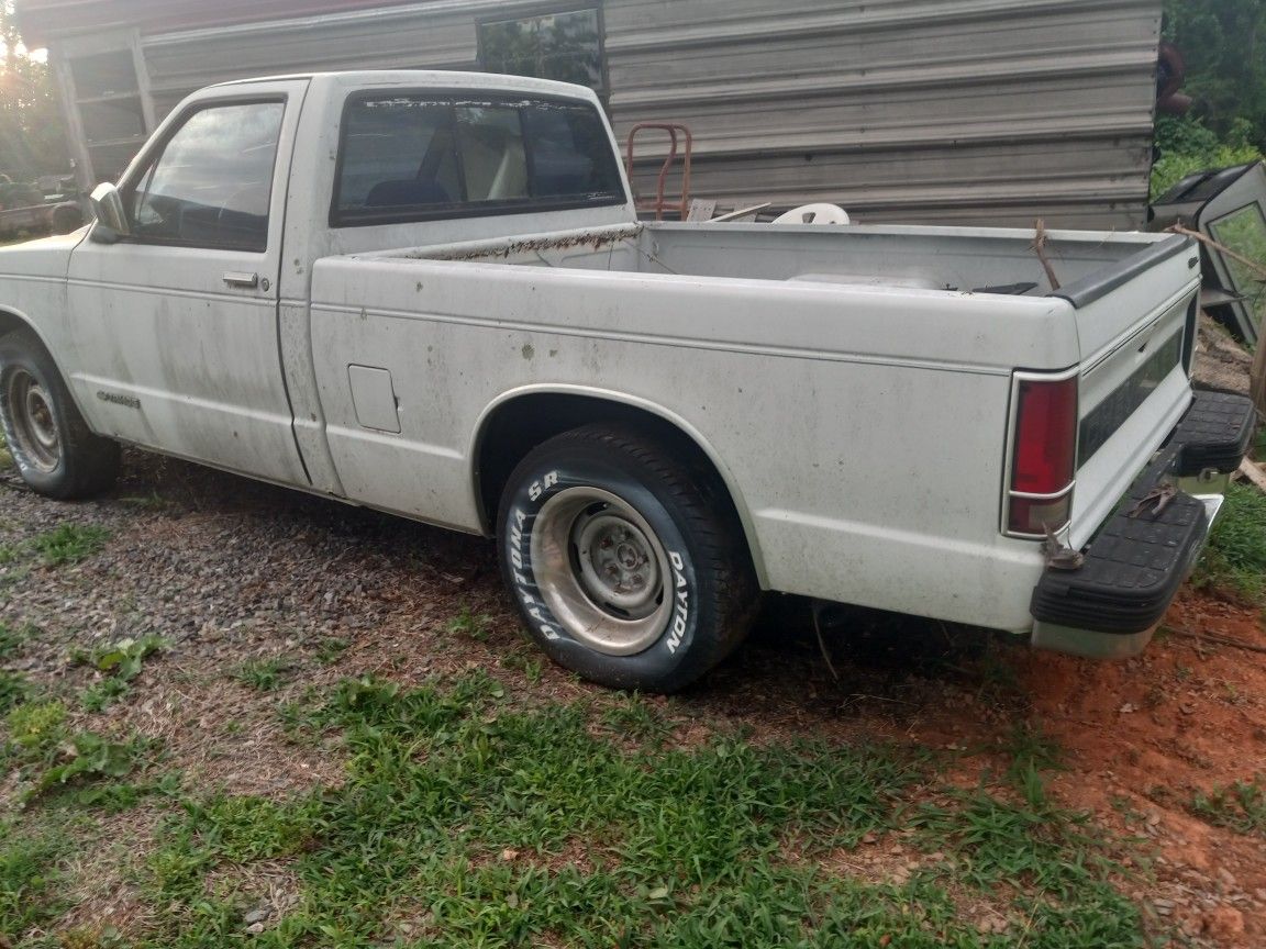 Chevy S10 Parts Out Or Will Sale The Hold Truck for Sale in Reidsville, NC OfferUp