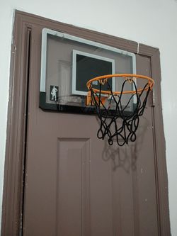 Over-the-Door Mini Basketball Hoop with mini ball