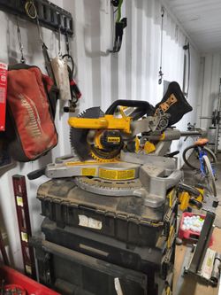 DEWALT miter saw warles 10 " sliding