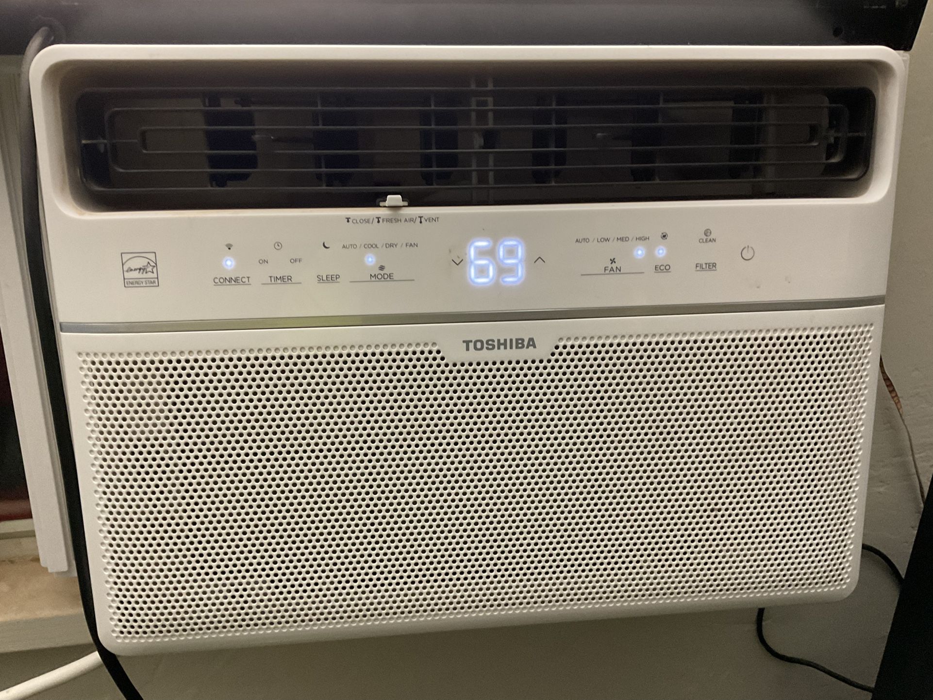 Window Smart Air Conditioner Toshiba Comes With A Remote