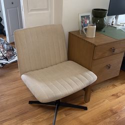 Wide Seat Office Chair