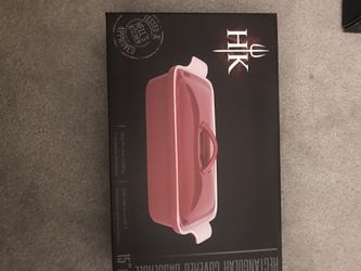 New Hell’s Kitchen Brand Covered Casserole Dish