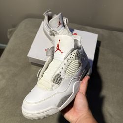 Jordan 4 “White Oreo”