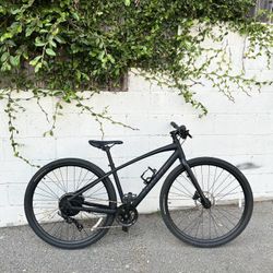 Specialized Sirrus X 2.0 Bike - Size XS, Matte Black 2023, Like New, Hybrid Bicycle, Women’s, NEW Brakes