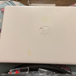 white Hp laptop