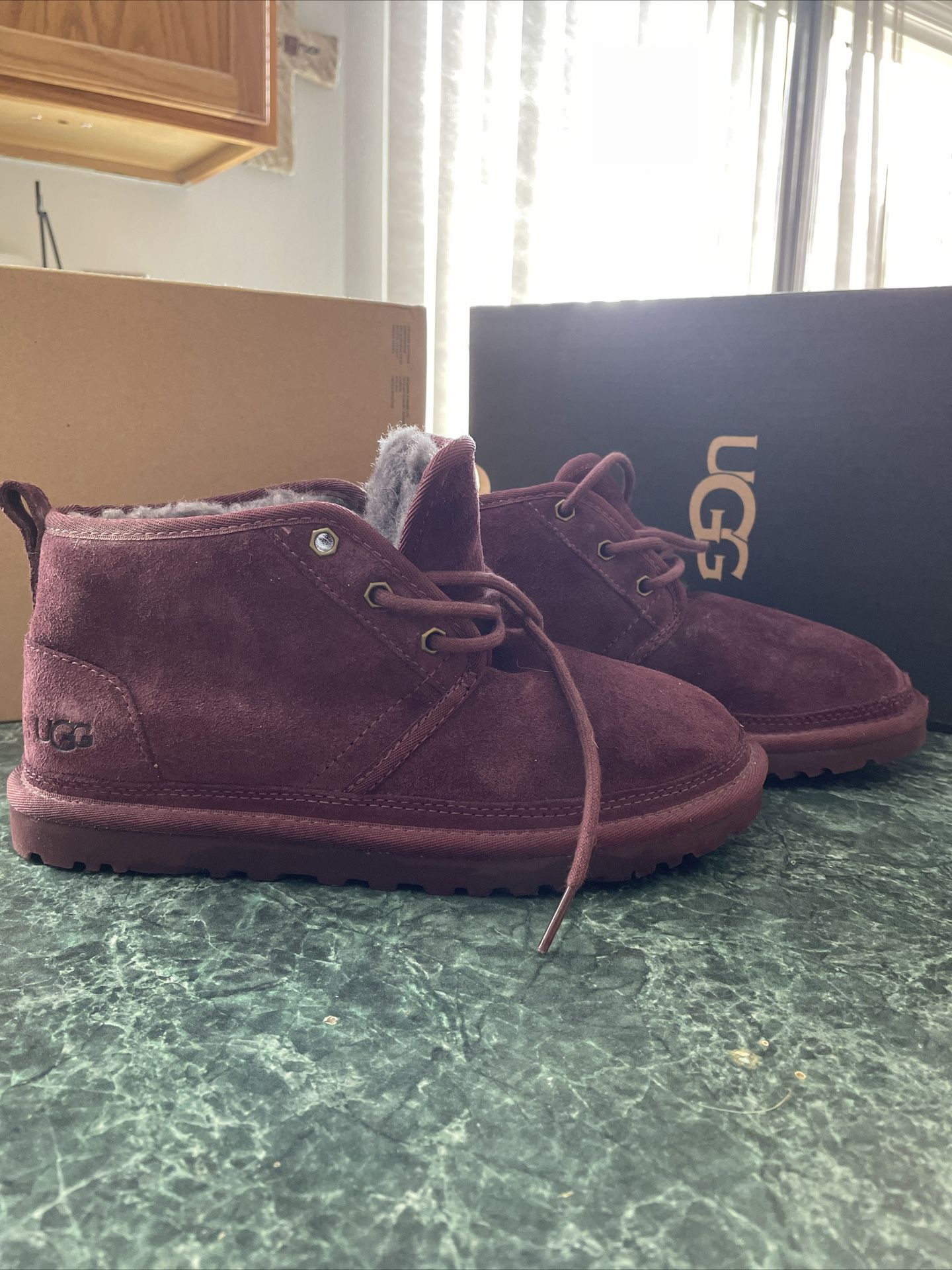 UGG Mens Neumel Boot Chukka Cordovan Maroon Suede Sherpa Lined - Size 6 - Style 3236