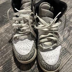 6.5  Nike Boys Shoes     Gently Used 