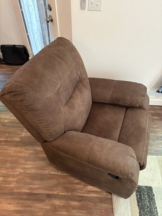 Manual Rocker Recliner