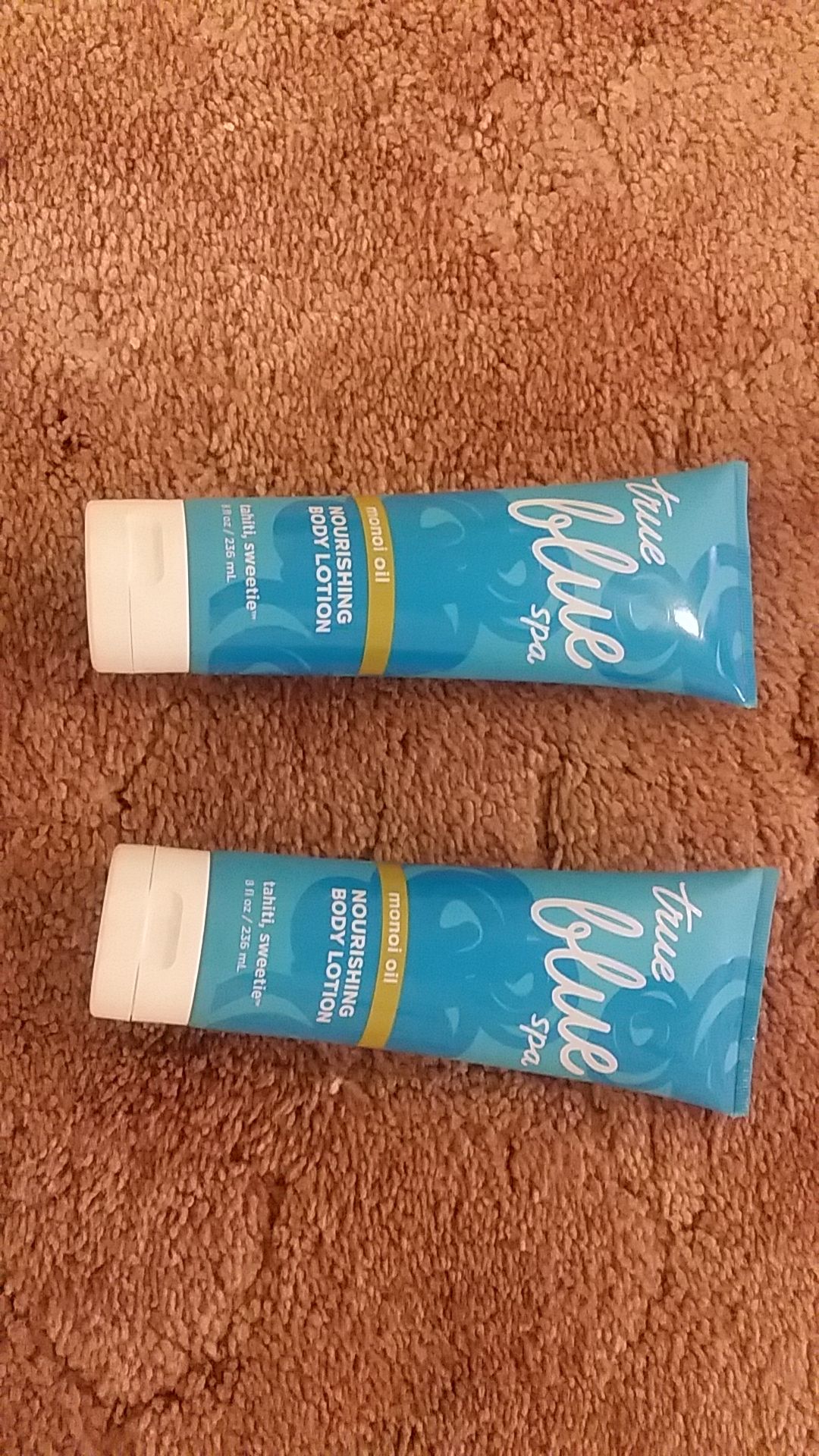 Bath & Body Works. True Blue Spa. Monoi oil 8 fl oz