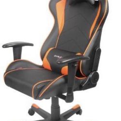 DX RACING CHAIR - Cosmetic Blemishes 