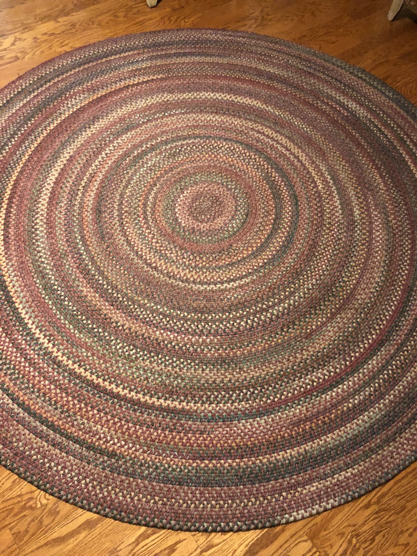 Round Country Style Ruggable Rugs Round Country Style Braided Rug for Sale in Rancho Cucamonga, CA - OfferUp