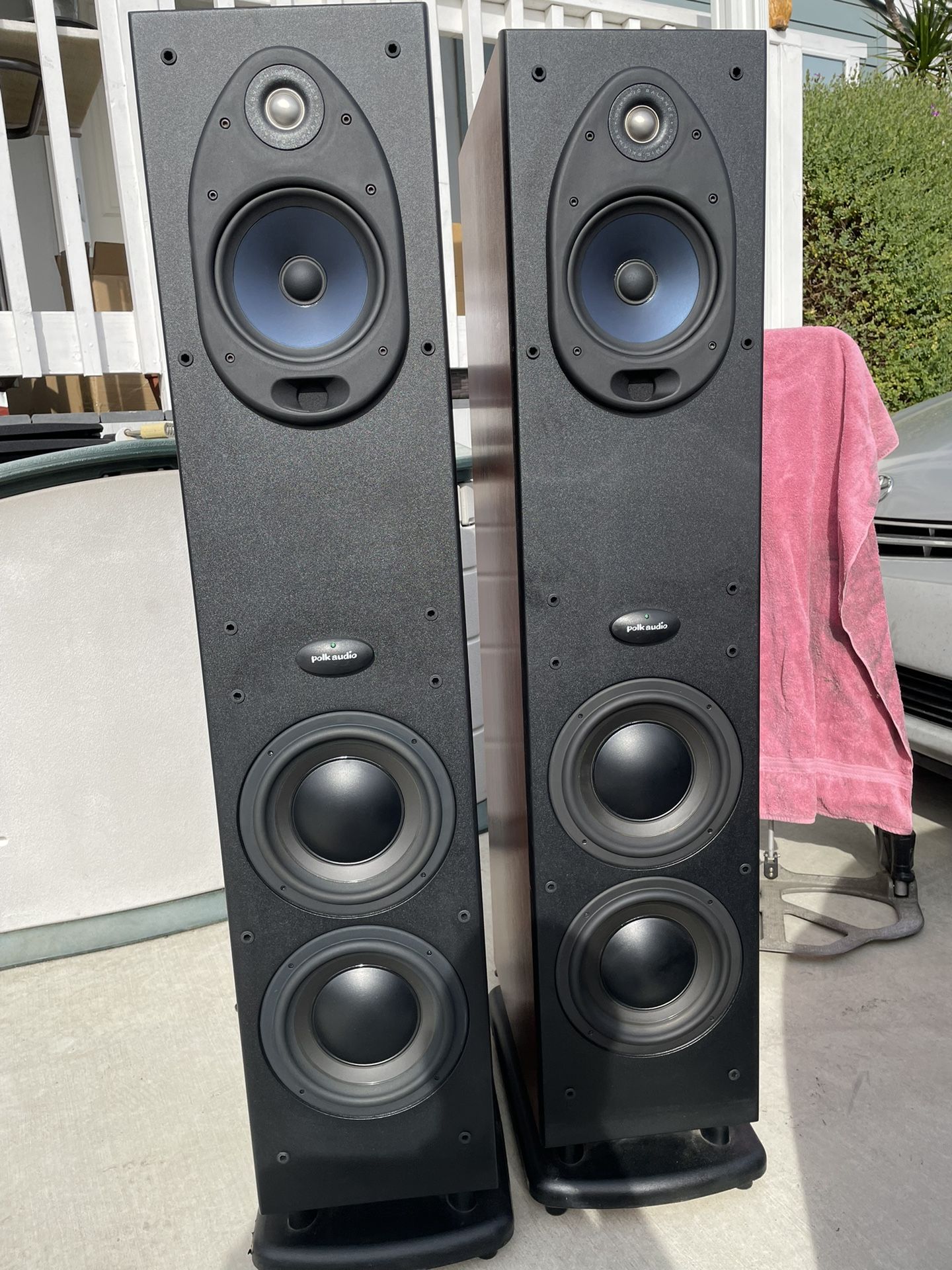 Polk Audio RT20001laud Speaker Self Power $250