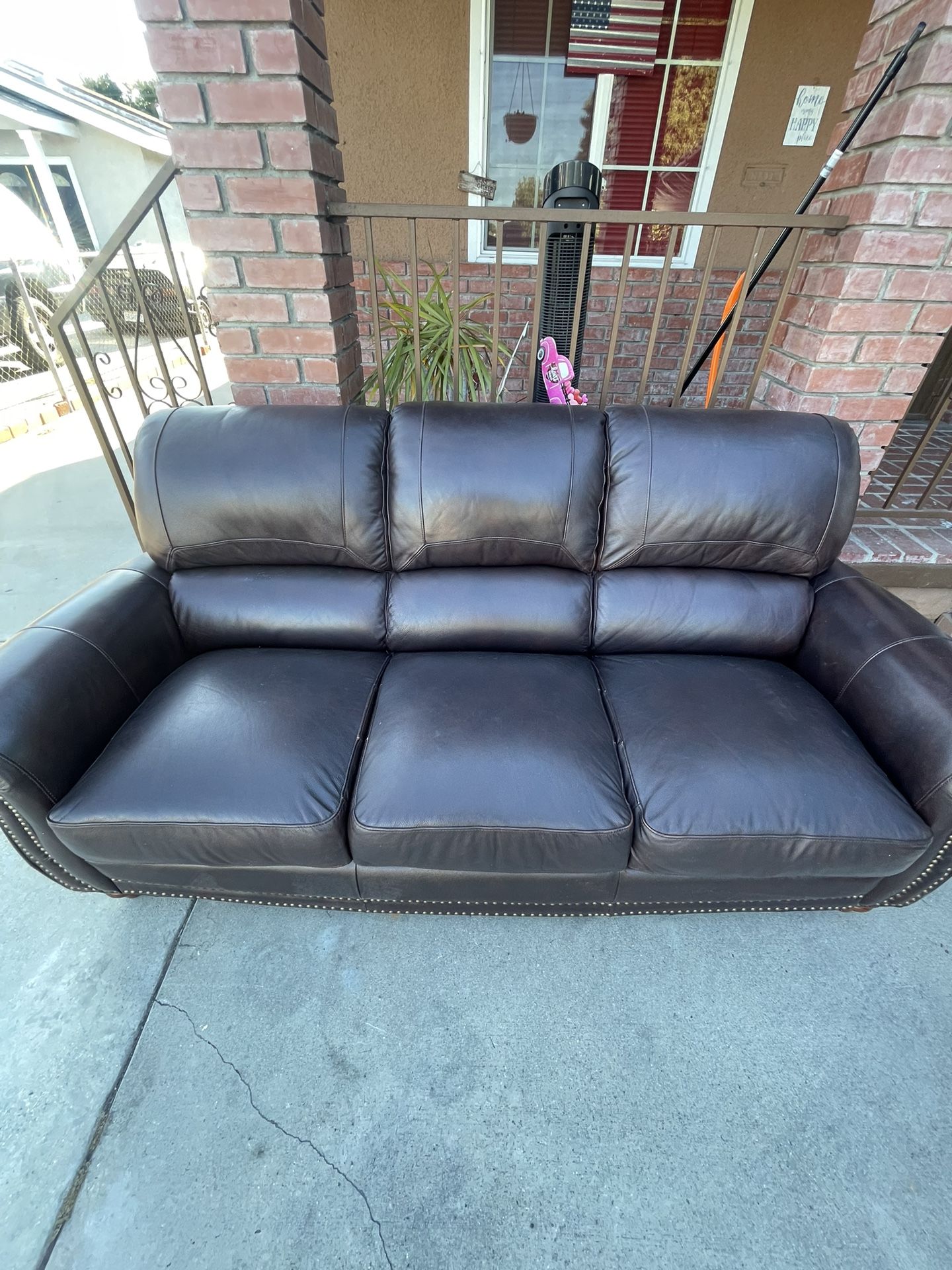(1) 3 Seater Dark Brown Leather Couches GREAT CONDITION for Sale in Los