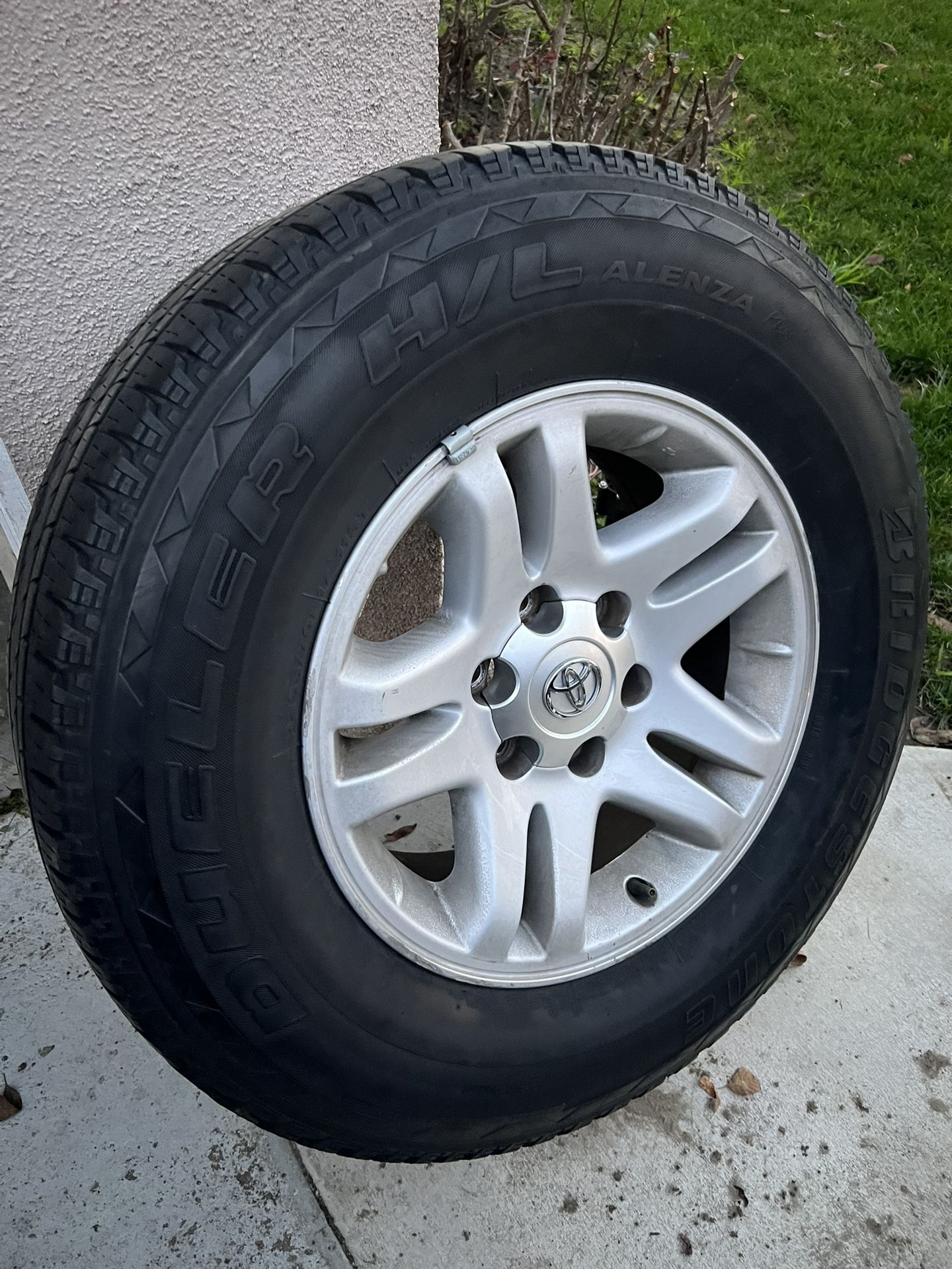 Single Toyota Tundra Rim 17” Oem ( One 1 Wheel Only )( Solamente Un 1 Rin )