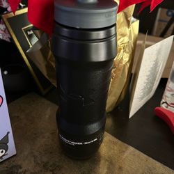 Underarmour Squeeze 32 Ounce 