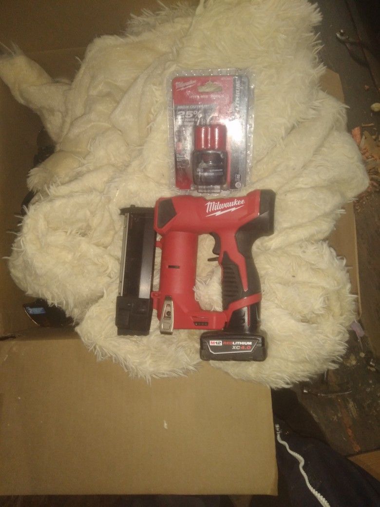 Milwaukee 23 GA. Pin Nailer W/ 2 Batteries 
