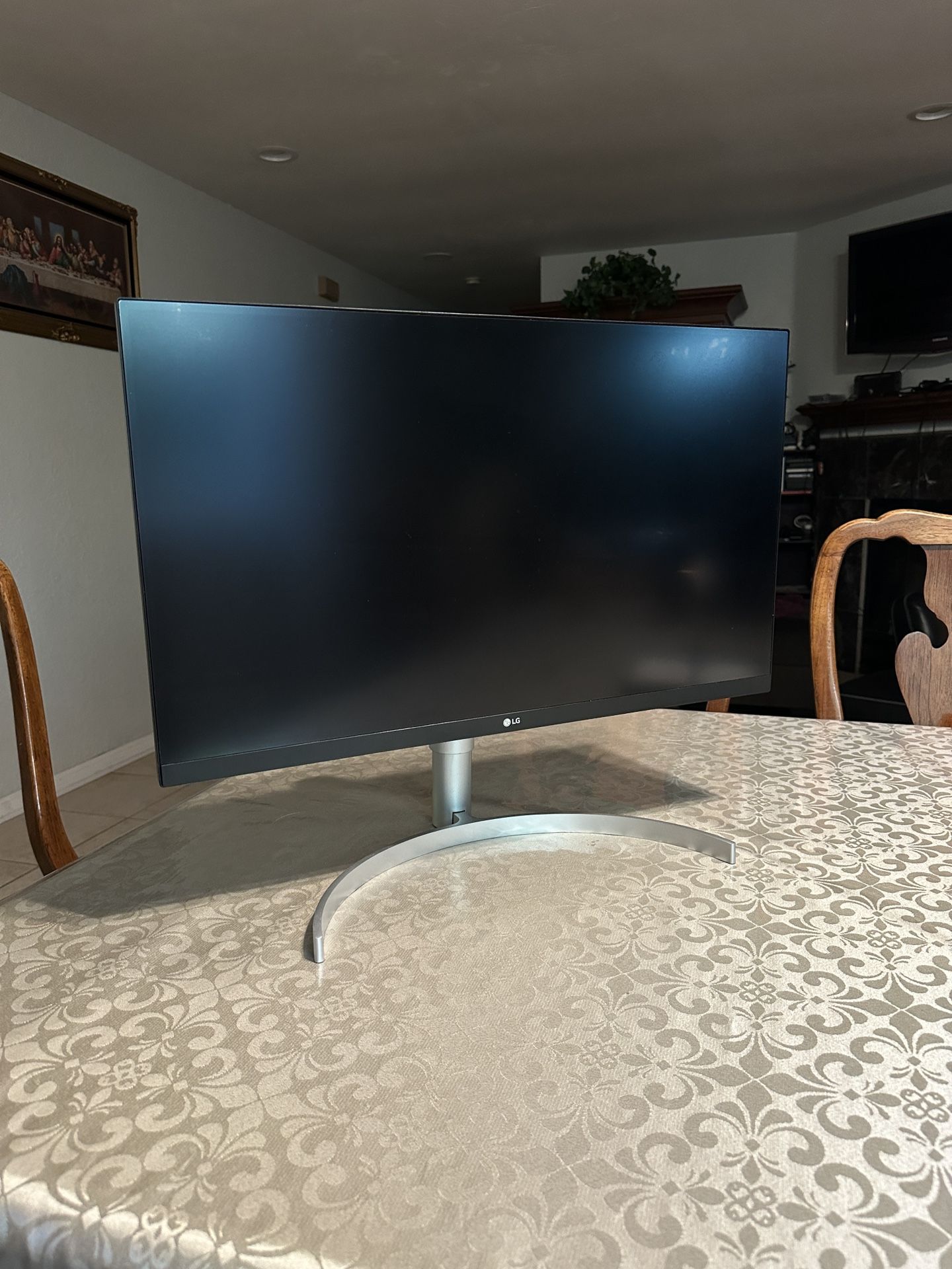 LG 27” 4K Monitor - 27UL850W