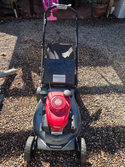 Honda Gas-Powered Push Lawn Mower