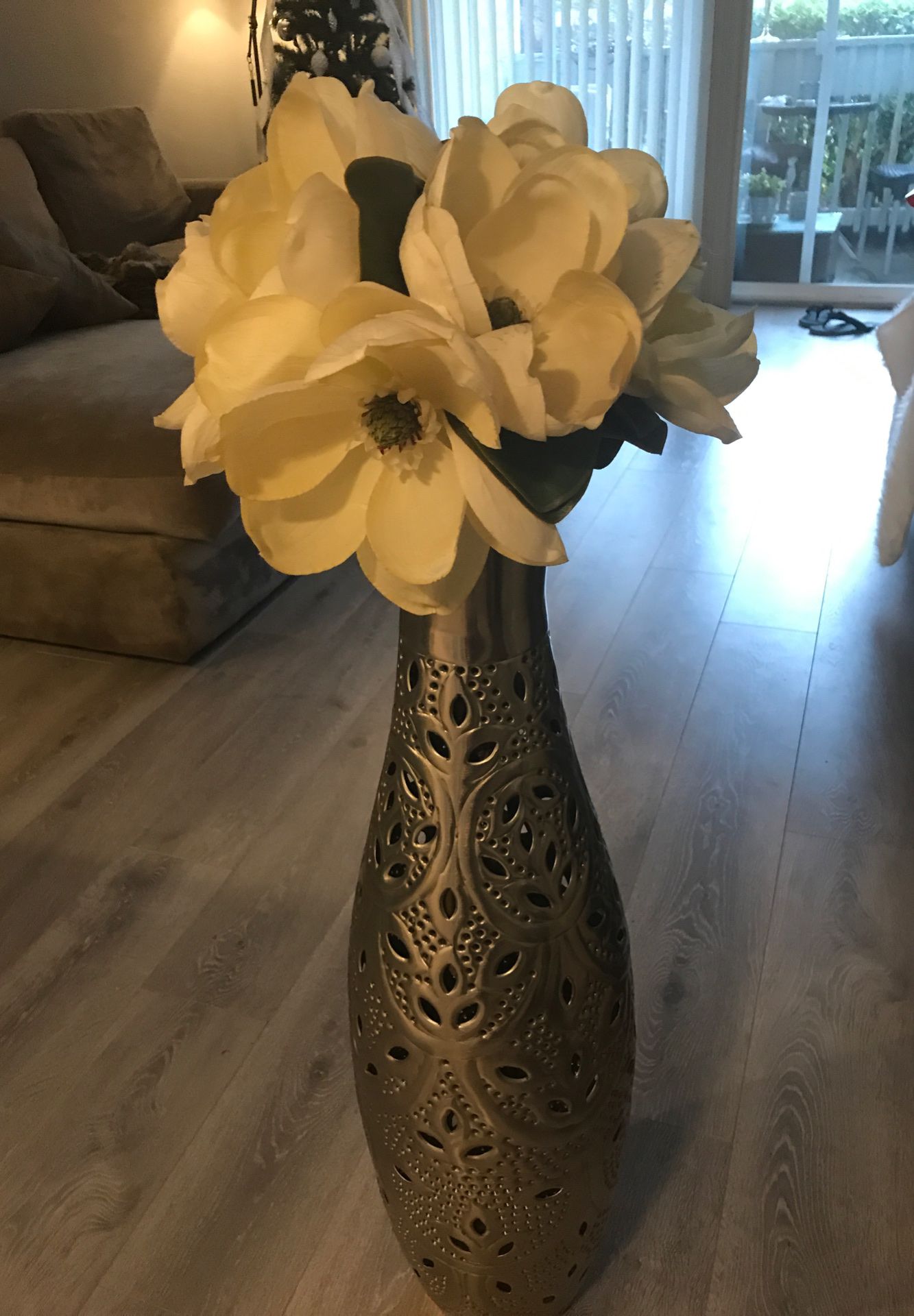 Large vase with flowers