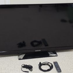 Samsung LN40E550F7F 40″ LCD TV Works Great! With HDMI, Power Cord & New Remote