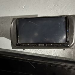 Kenwood Excelon DNX9140 DVD/Navigation Touchscreen DVD/CD Head Unit – Double DIN