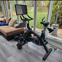 Stryde Stationary Bike OBO- Like New