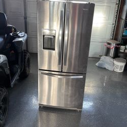 Refrigerator 