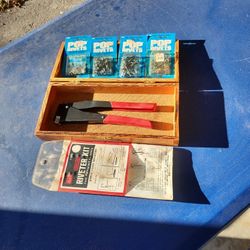 Craftsman Riveter With Rivets And Box