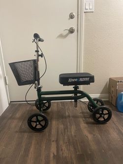 KneeRover Steerable Knee Scooter