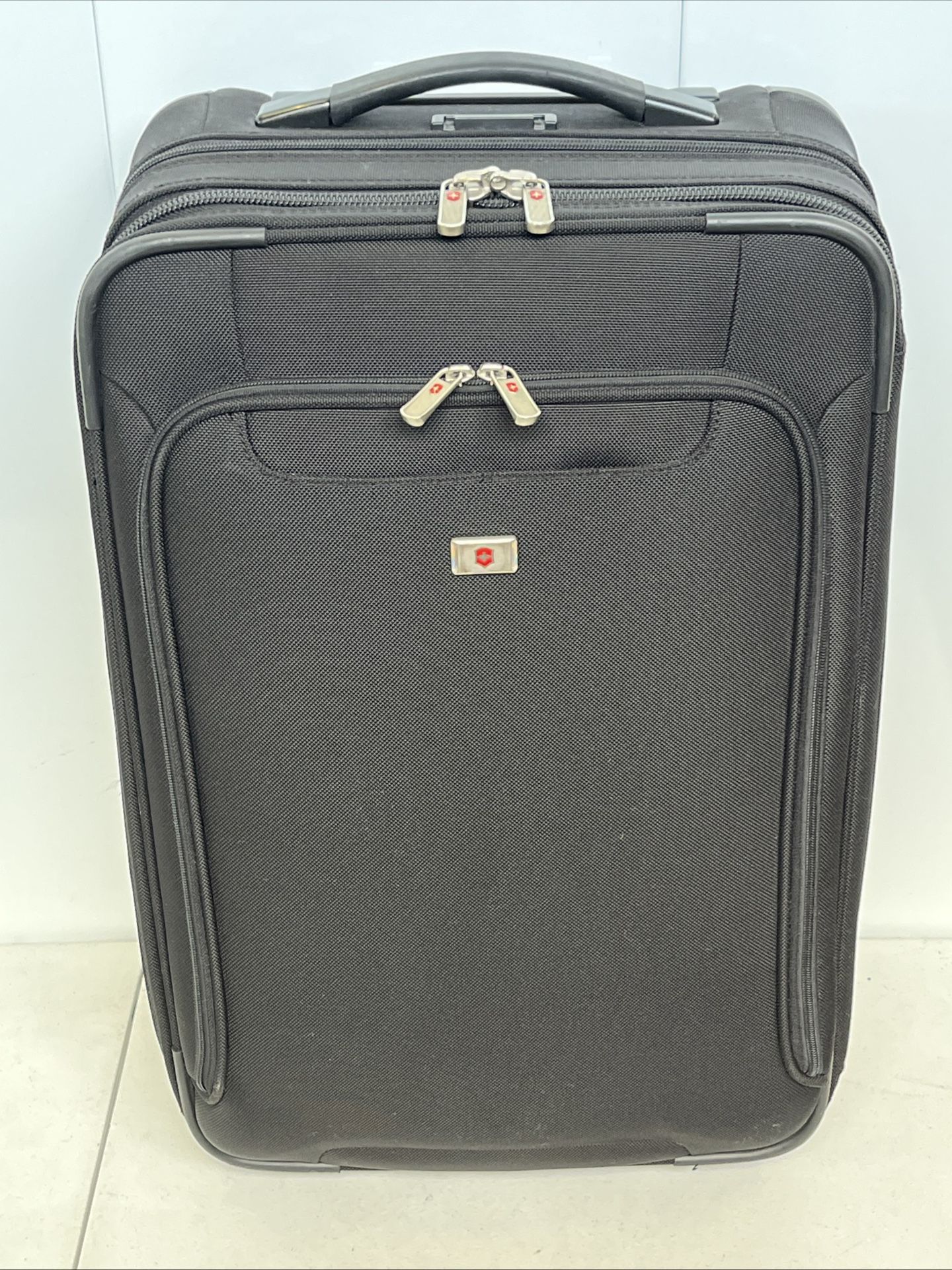 Victorinox Mobilizer NXT 4.0 Black Ballistic Nylon 22” Wheeled Carry On Expandable