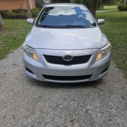 Toyota Corolla 2009 77k Milles