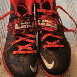 Basketball Shoes Size 9