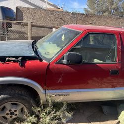 Parts Out  Chevy  Blazer 1995