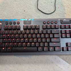 New Logitech G915 TKL Lightspeed Wireless Gaming Keyboard
