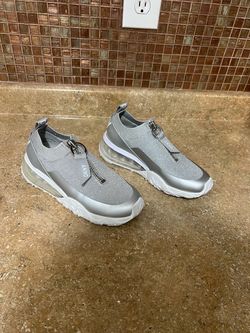 DKNY Women's Fashion Sneakers, size 5
