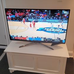SAMSUNG LED,FLAT 40 INCHES TELEVISION. IT INCLUDES A REMOTE CONTROL. $90.00 OR BEST OFFER. LOCAL PICK UP ONLY. 